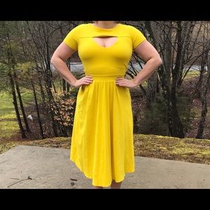 Canary Yellow Dress w/ Sexy Keyhole 💛
